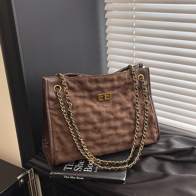 

2025 женская модная замшевая цепочка, осенняя новая сумка-мессенджер, простая ретро-сумка на плечо большой вместимости