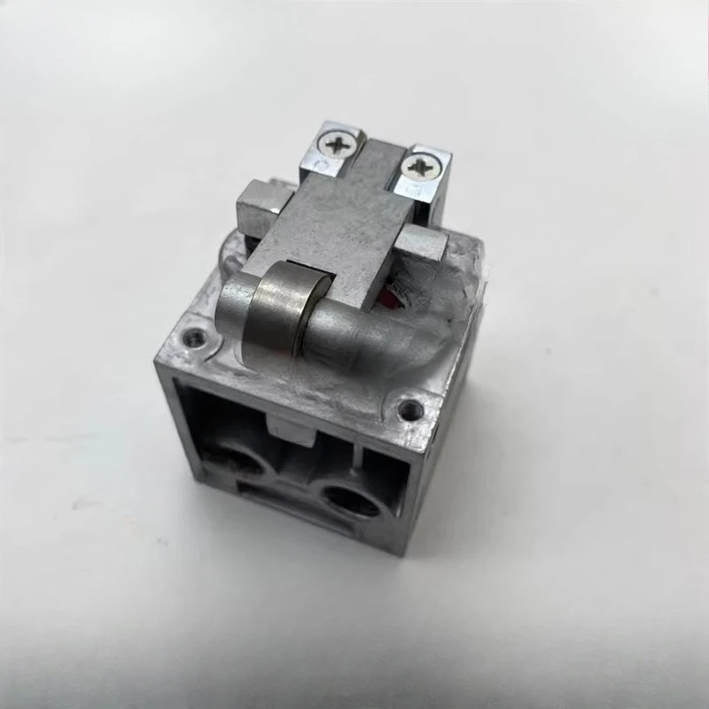 Parts forFESTO Festo G1 4 Directional Control Valve Roller Lever Valve R 5 1/4-B 8996