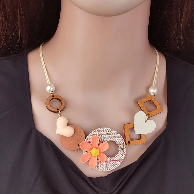 Unique Handmade Flower Wooden Bib Necklace In Bohemian Style for Women Geometric Statement Necklaces Fashion Jewelry