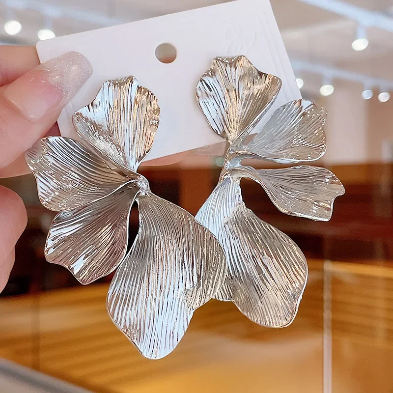 Übertriebene große Blütenblatt-Blume, flüssige, mehrschichtige, strukturierte Tropfen-Ohrringe für Frauen, CCB, glatt, kreativer Schmuck, Mädchen-Geschenk
