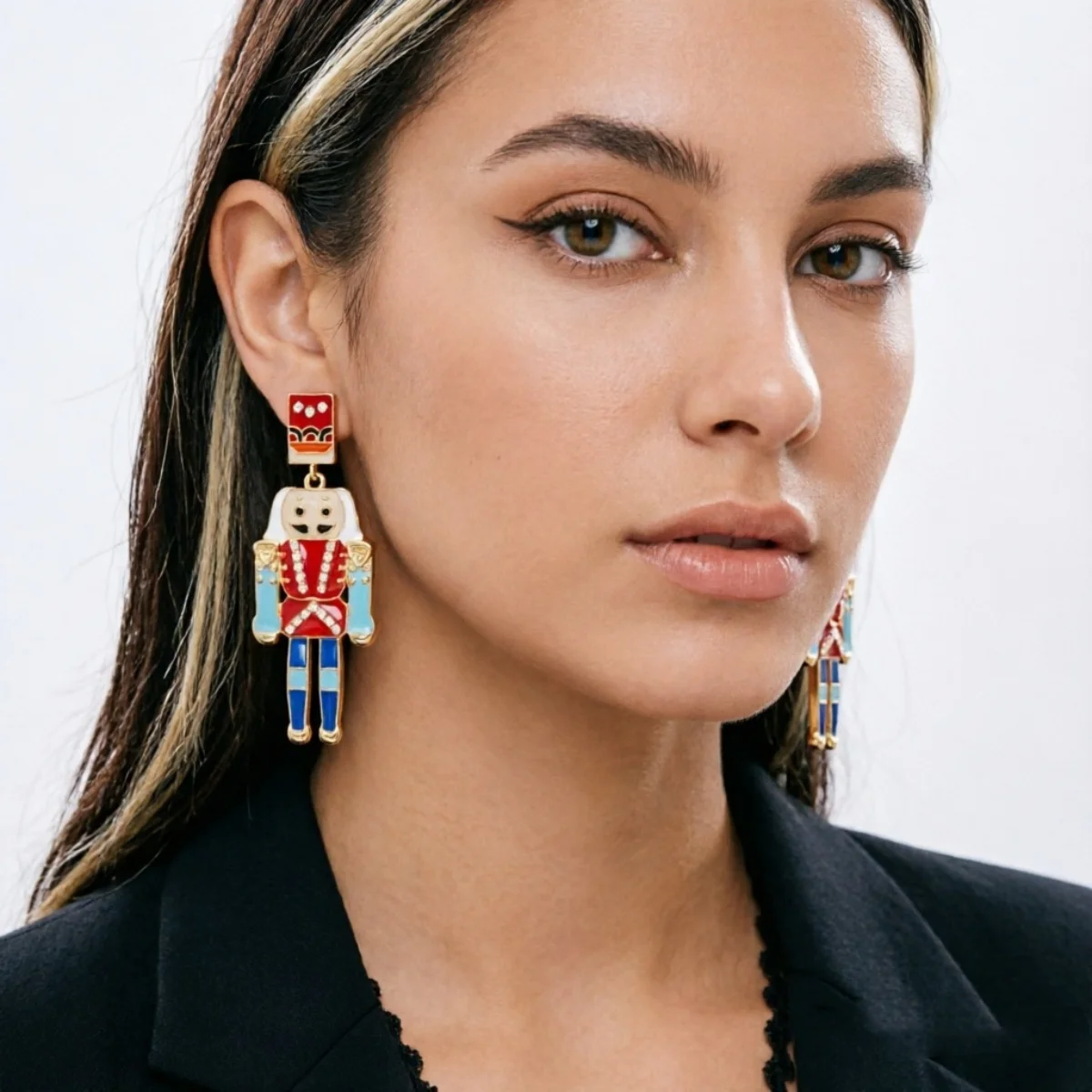 Weihnachtliche Strass-Ohrringe mit rotem und blauem Emaille-Nussknacker für Damen, niedliche, bunte, gestreifte, soldatenförmige Ohrringe, Schmuck. – Detail 16