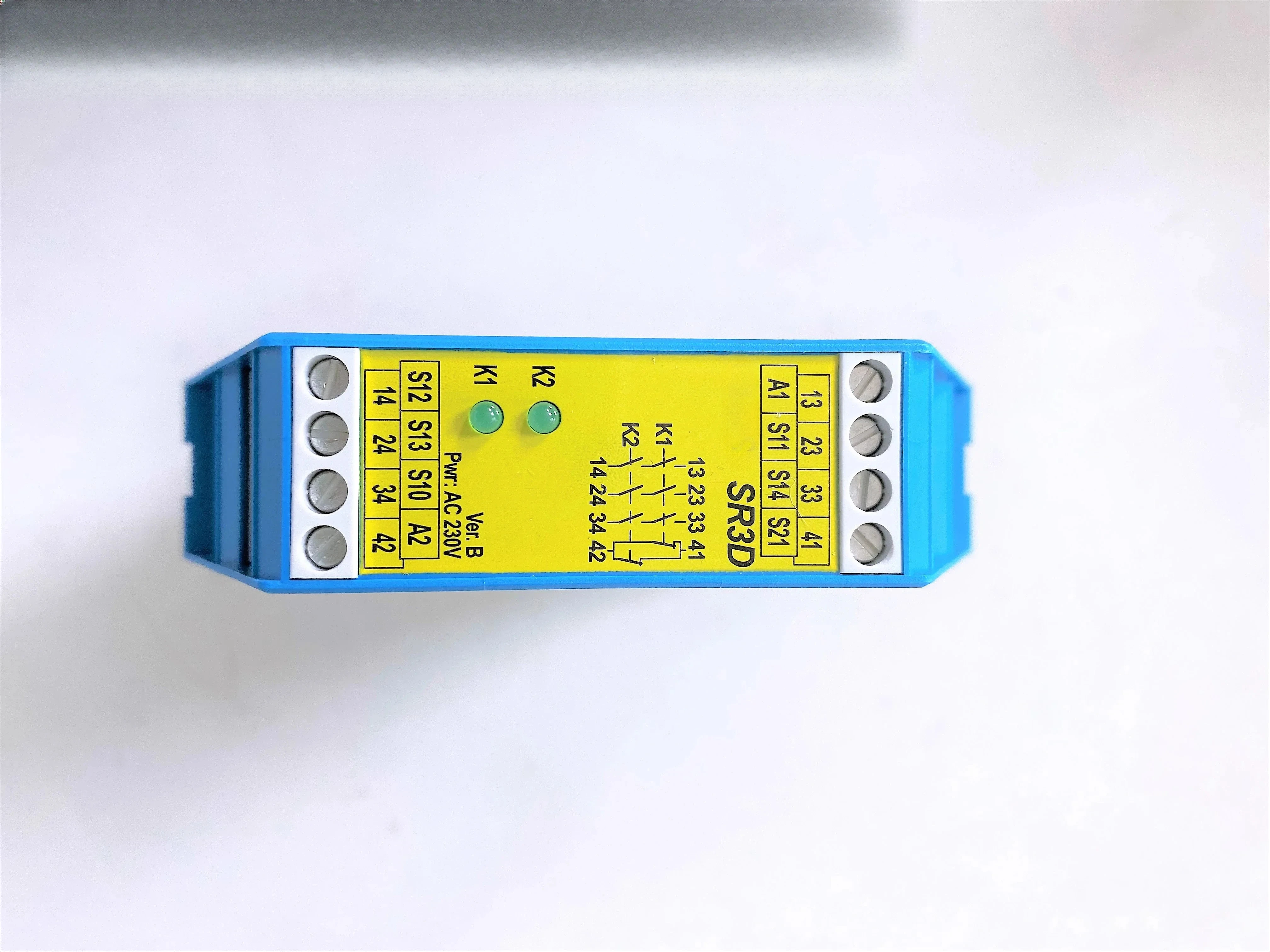 Relais de sécurité importé d'origine SR3D 230V
