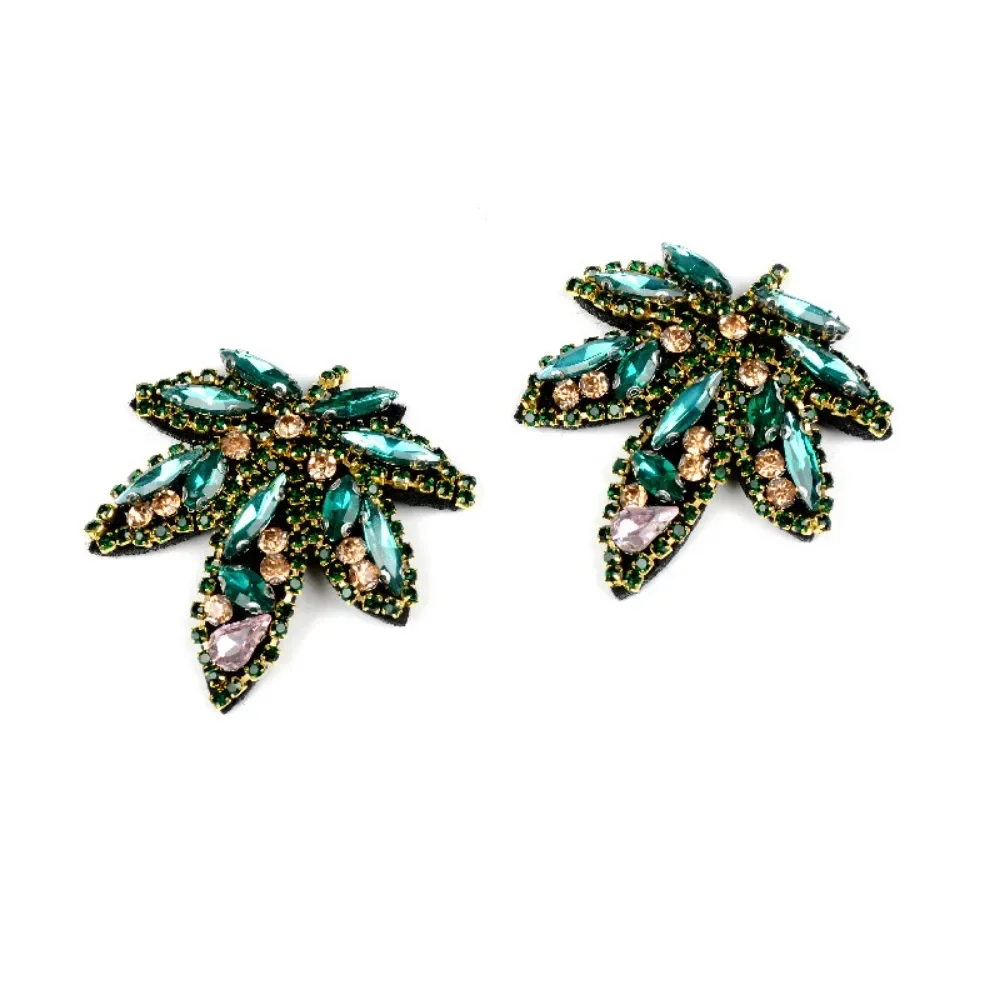 

Small Handmade Beaded Rhinestone Green Maple Leaf Cloth Sticker Fashion Decal Embroidery Bag Clothing Shoes and Hats Patch