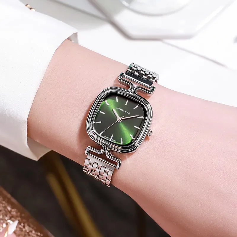 Luxury 2024 New Ladies Simple Small Square Quartz Watch Fashion Women Stainless Steel Silver Strap Business Clock Wristwatch