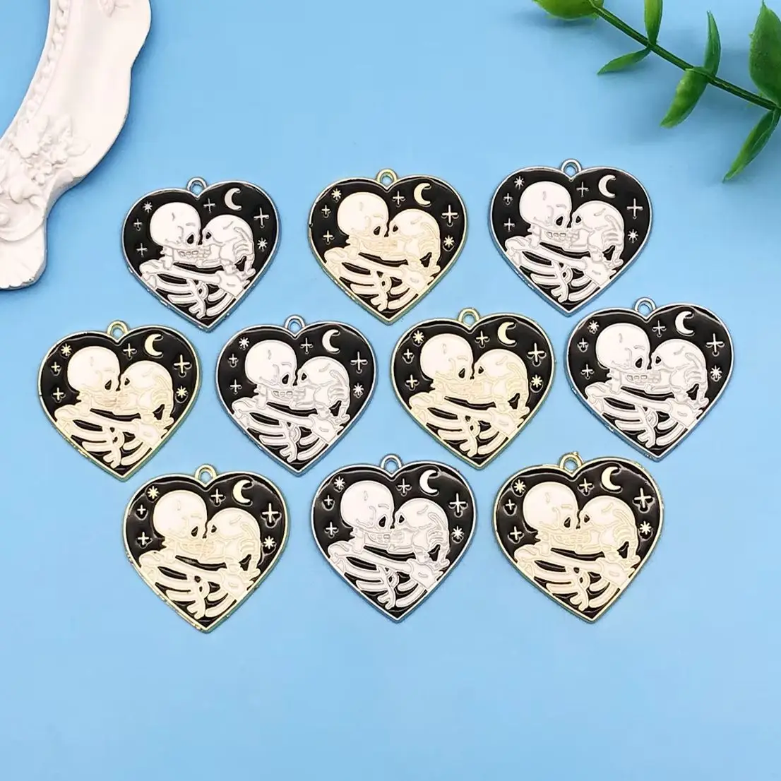 

Mix 10pcs Fashion Drip Oil Gothic Style Skeleton Moon Series Simple Handmade Jewelry DIY Bracelet Necklace Keychain Jewelry Make