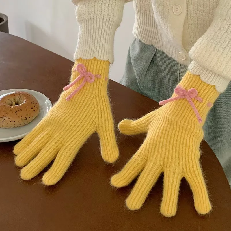 luvas-femininas-de-trico-com-laco-e-tela-sensivel-ao-toque-luvas-quentes-de-dedo-inteiro-em-cor-solida-para-inverno-atividades-ao-ar-livre-direcao-ciclismo-e-uso-diario-a-prova-de-frio