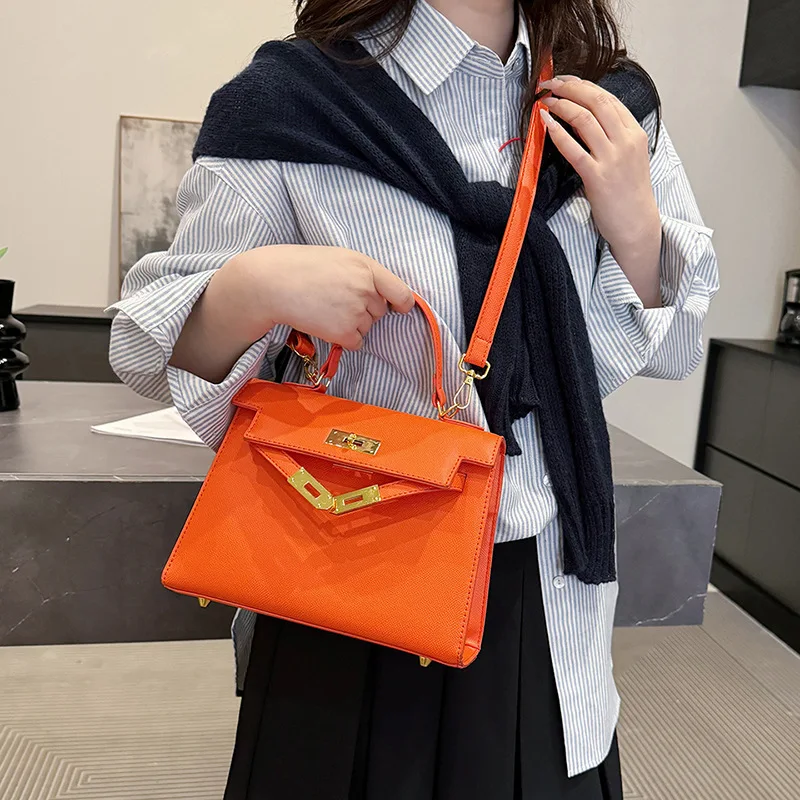 2025 علامة تجارية جديدة عصرية وفريدة من نوعها وكلاسيكية وفاخرة - تصميم راقي - لون نقي - حقيبة بلاتينية بكتف واحد