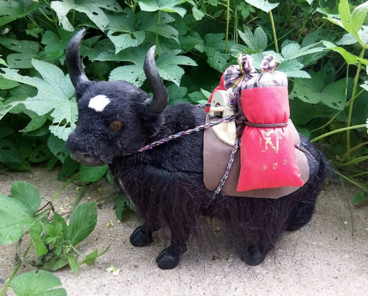 

cute simulation black cow toy lifelike handicraft prop yak doll gift about 30x27cm