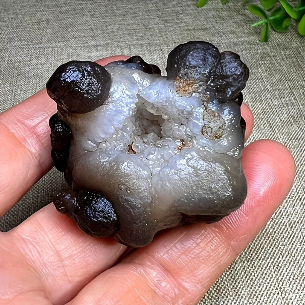 الحجر الطبيعي الصف العقيق كريستال الكهف العقيق الكوارتز عينات معدنية سحرية جميلة بأشكال مختلفة، عقيق الباندا جوبي #3