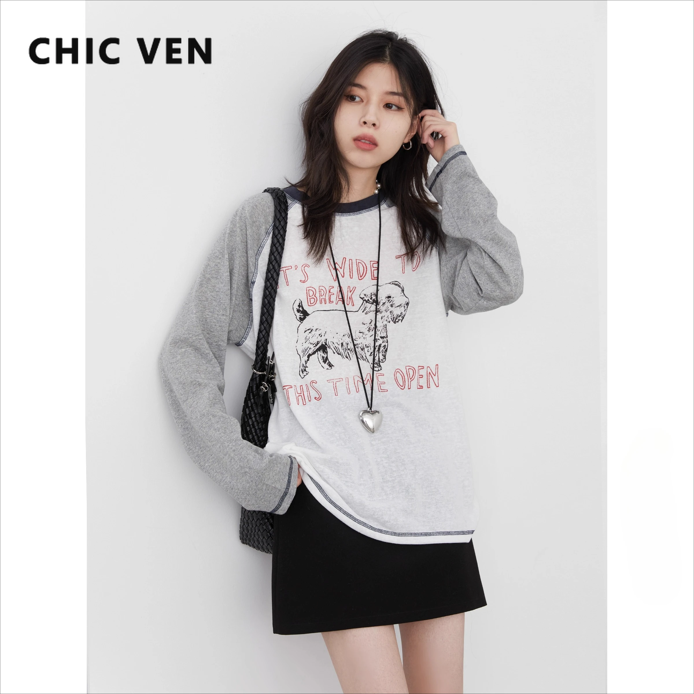 

CHIC VEN Korean Women T-Shirts Loose Casual New O Neck Contrasting Letter Printed Long Sleeved Female Tops Spring Autumn 2025
