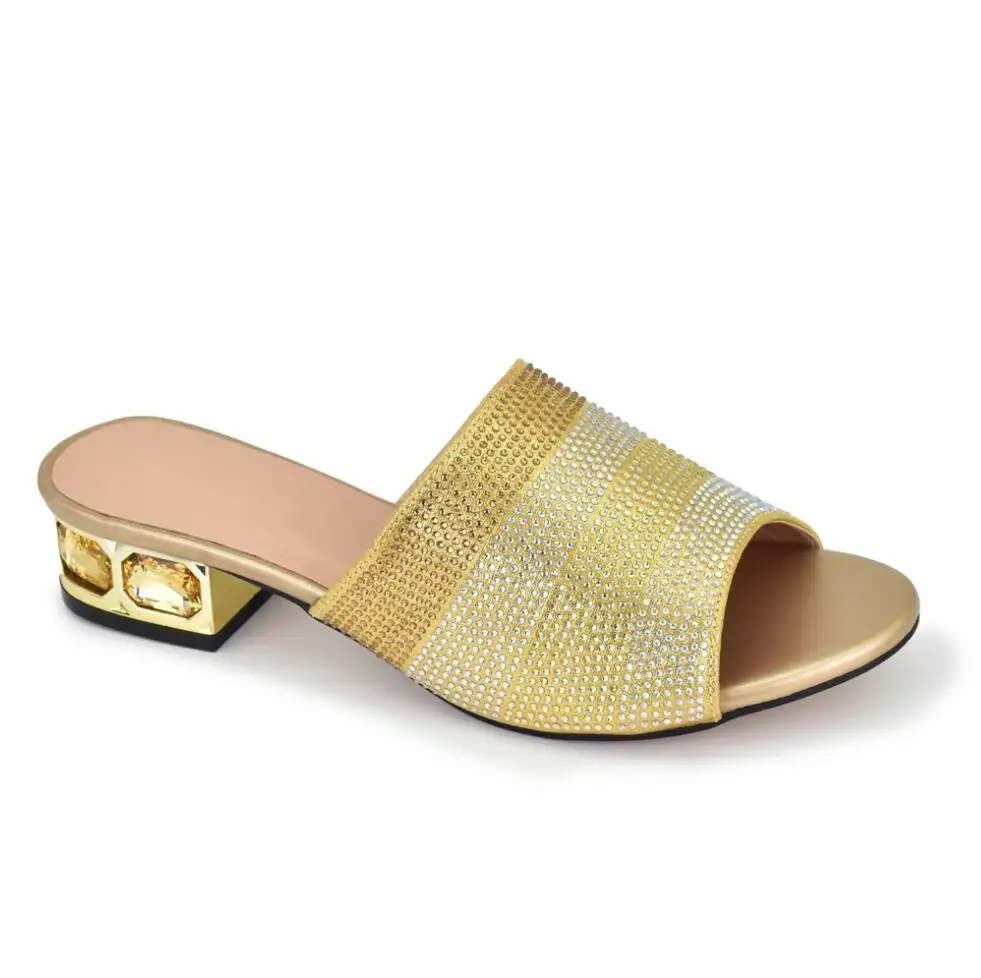 

2026 Latest Shoes Women Luxury Rhinestone Crystal Pumps New Fashion Slippers Sandals Party Low Heels Elegant Women Shoes