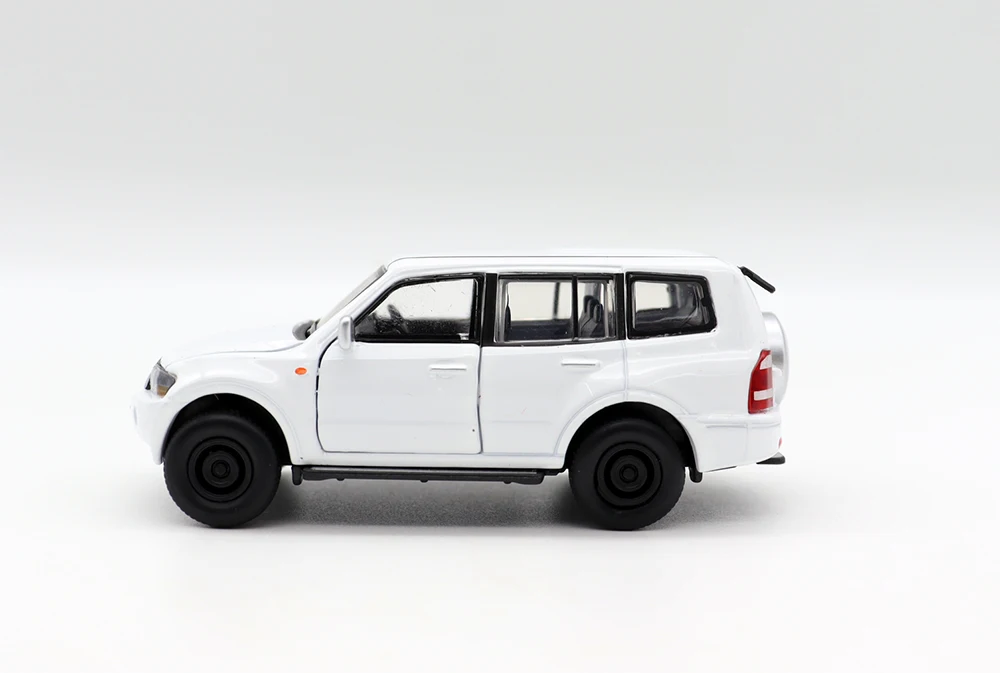 NEW BMC 1/64 Scale Pajjero 2003 Jeeep White Miniature 3 inches CarS Diecast toys For Collection Gift