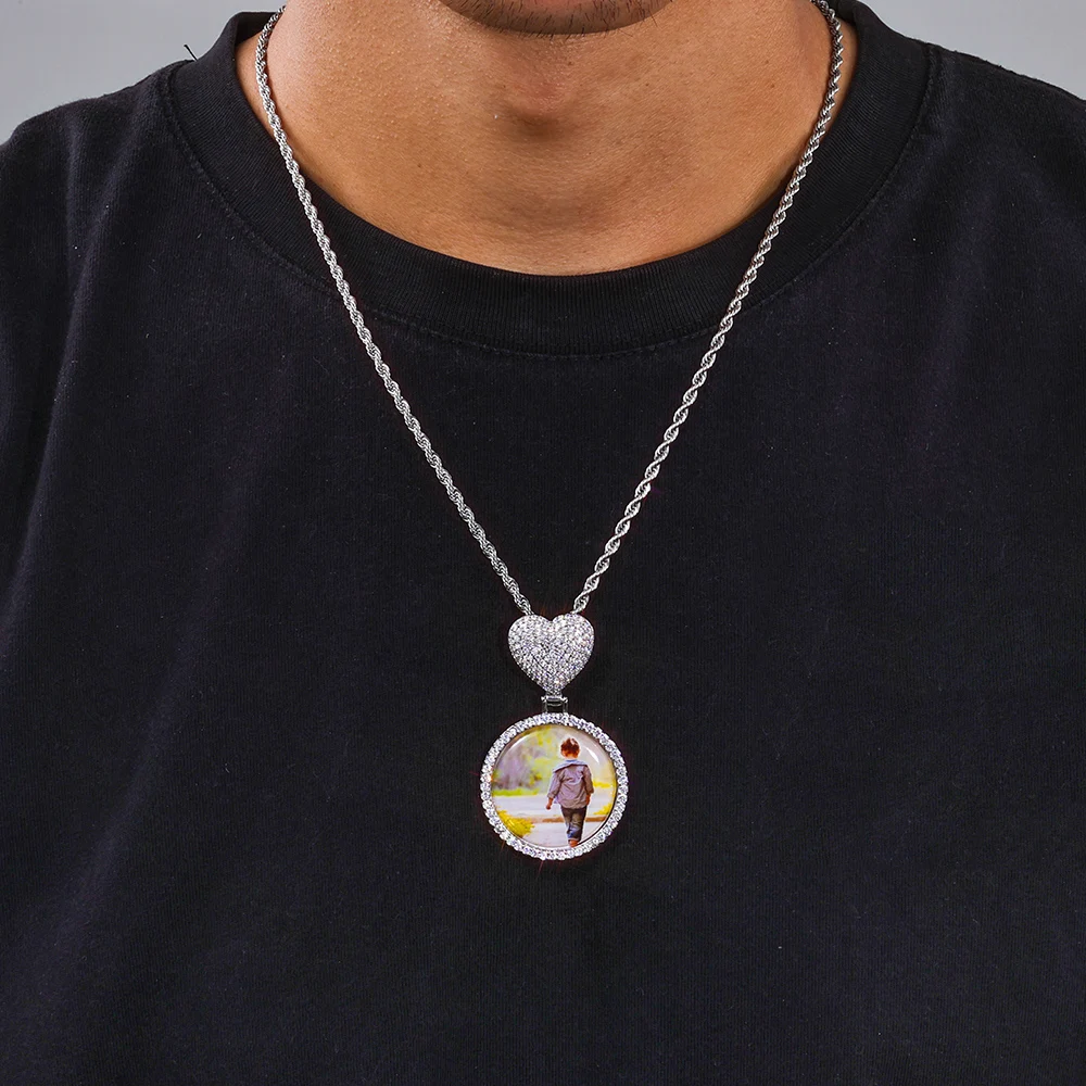 

Hip Hop Style New Heart Shaped Bail Photo Pendant Necklace 35MM Custom Zircon Pendant Necklace Suitable For Both Men And Women