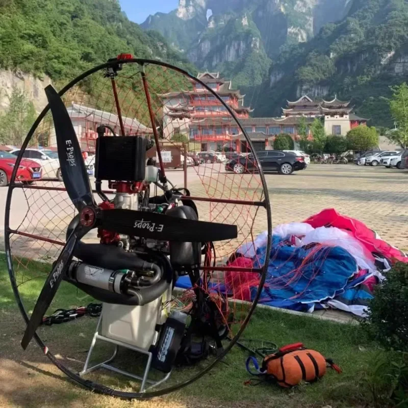 Parachute engine Sky Engines engine SKY220 parallel bar delta wing parachute engine