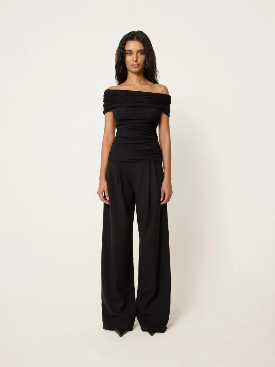 بنطال Khy Kylie ذو الساق المستقيمة باللون الأسود متوسط الارتفاع بنفس الطراز، مع نسيج مصقول ونمط مريح من الخلف، سروال بدلة بطول الأرض،