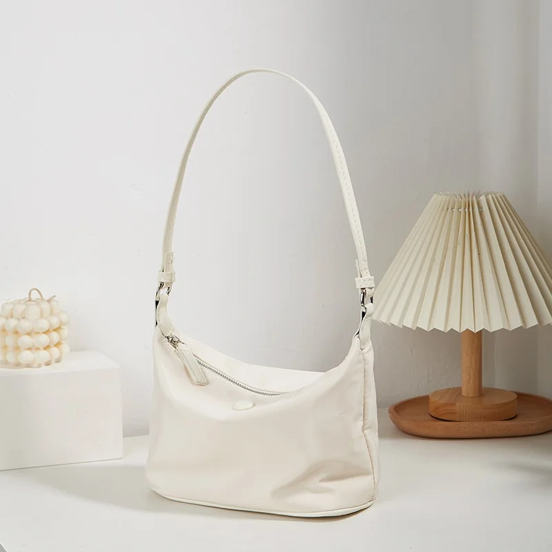 Tas Selempang Minimalis – Tas Tangan Bergaya dan Serbaguna dengan Desain Chic, Sempurna untuk Pakaian Kasual Sehari-hari & Fashionable