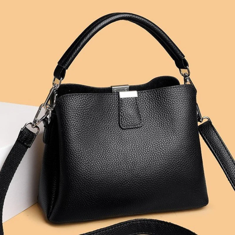 

Elegant Top Handle Tote Bag For Women In Durable Leather With Spacious Compartment For Shopping
