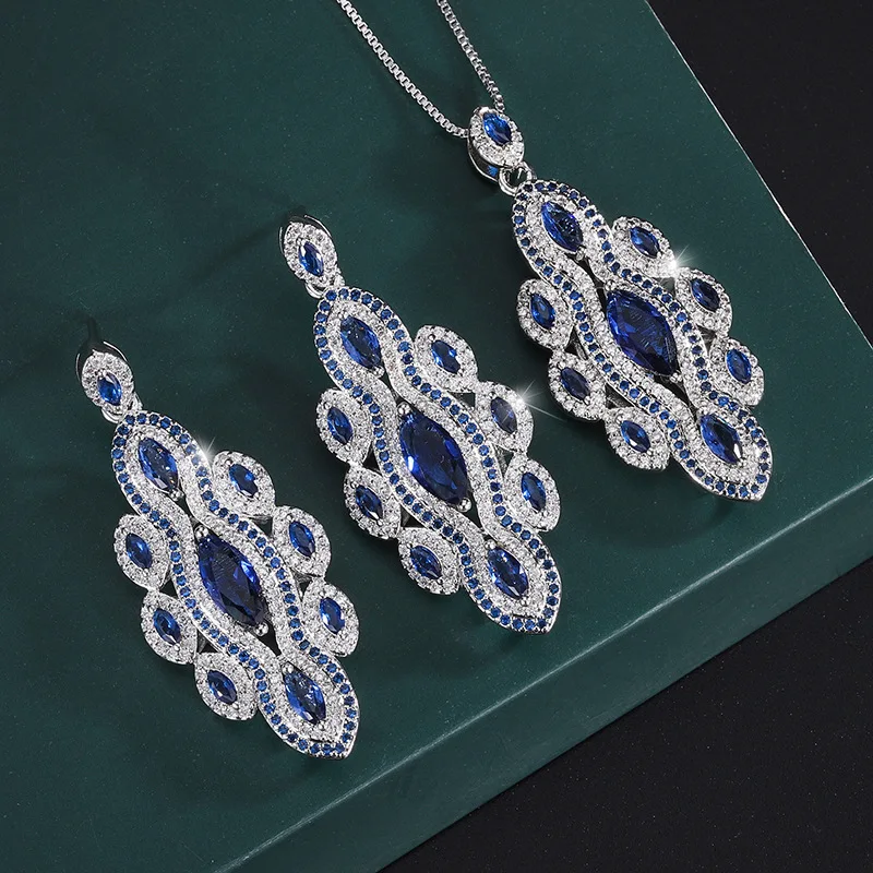 

Hot-selling vintage court-style jewelry for women, royal blue gemstone set with diamonds, main stone5*9