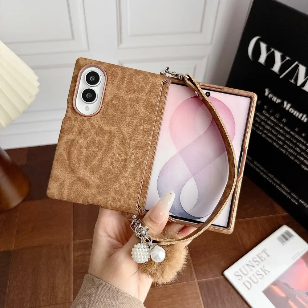 Leopard Pattern For Samsung Galaxy Z Fold 8 Wide Phone Case MagSafe Magnetic PC Shell Protection Fur Ball Bracelet Back Cover