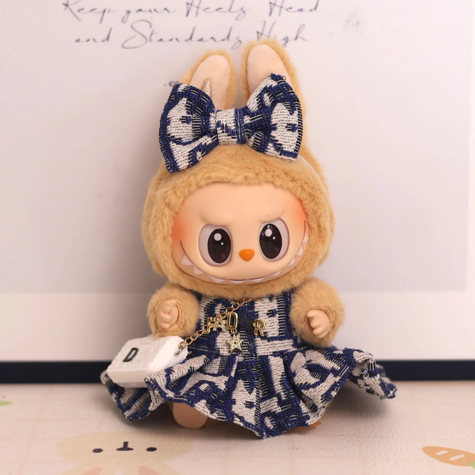 17cm Labubu Doll Clothes Advanced luxury design original Heartbeat Macaron Labubu Doll Clothes Changing Light clothes