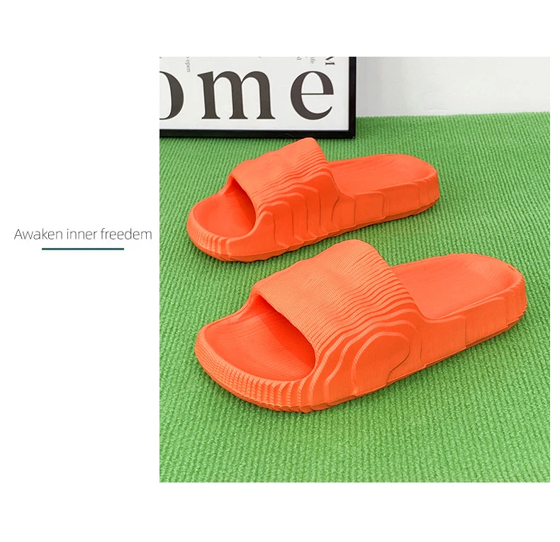 Man Fashion Sandals Solid Beach Slippers Summer Non Slip Sandals Soft Unisex Slides Women Luxury Outdoor Ultralight Shoes