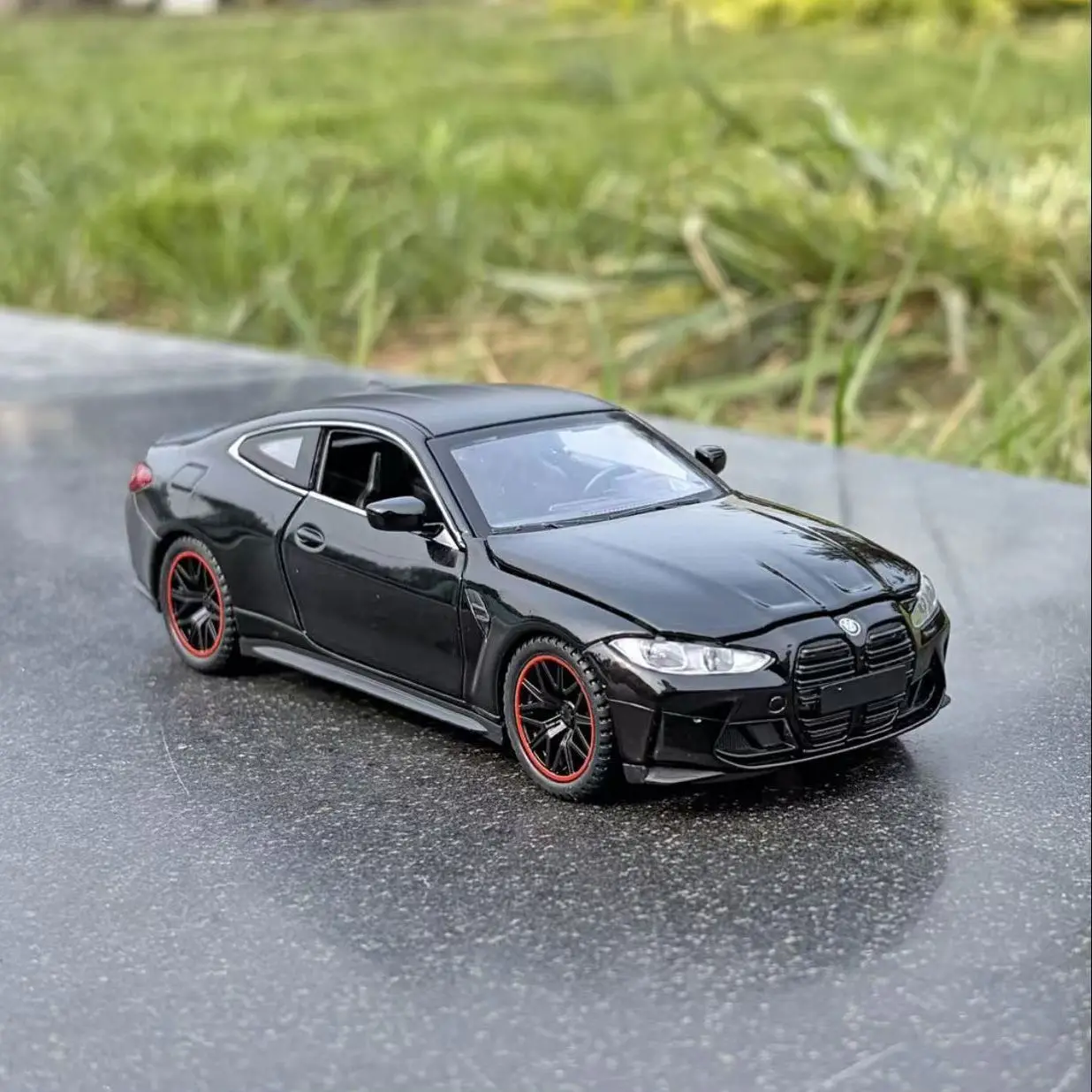 

Модель-копия суперкара M4 Coupe из сплава, масштаб 1:32, подарок для мальчика, игрушечная машинка, коробка-сюрприз Douyin