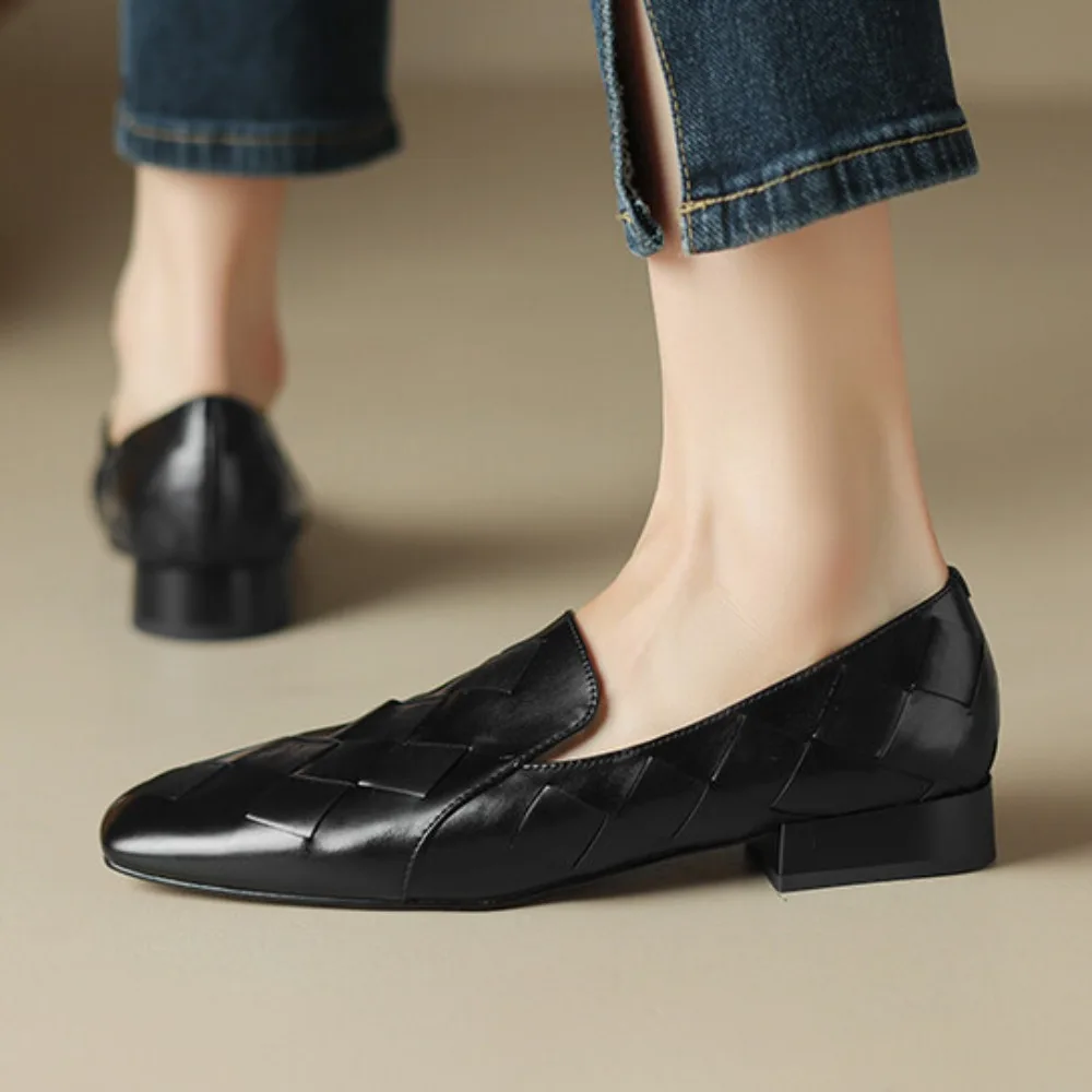 

Women Flat Shoes Low Heel Thick Heel Versatile New Soft Sole Professional Shallow Mouth Comfortable Pointed Women'S Shoes