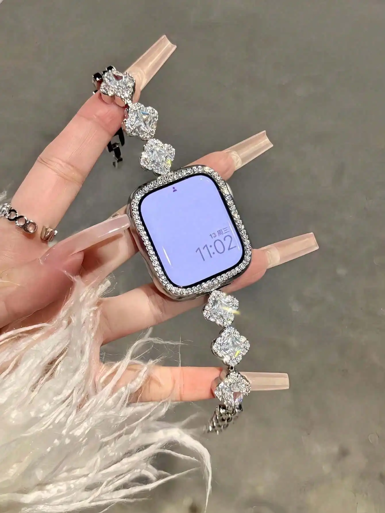 

1pc Rose Gold Color Band Compatible With Apple Watch 38mm/40mm/41mm/42mm/44mm/45mm/46mm/49mm, Compatible With Apple Watch Series Ultra/SE/S11/S10/S9/S8/S7/S6/S5/S4/S3/S2/S1, Fashionable Strap With Embedded Diamond Flower Design, Suitable For Daily, Casual