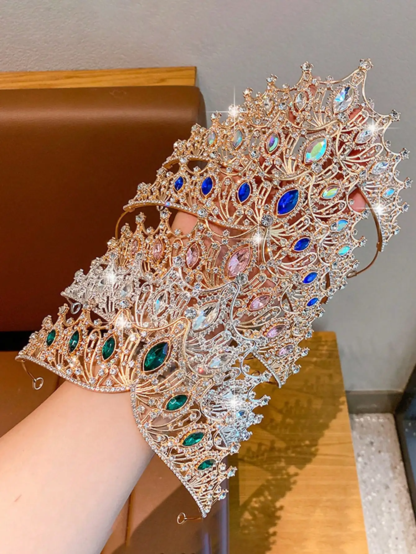 

1pc Elegant Floral Crystal Tiara, Suitable For Birthday, Wedding, Party, Girls' Gift, Princess Theme Party, Amusement Park,