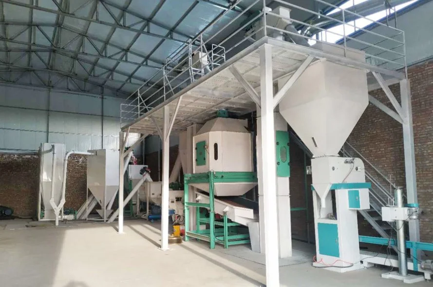 Fish Feed Production Line Multi Function Floating Sinking Feed Maker for Medium Scale Aquaculture Processing Factory
