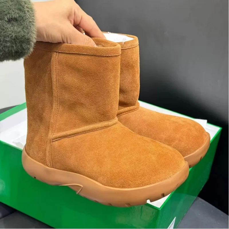 أحذية الثلوج المصنوعة من الصوف الحقيقي المريح المصنوع من الجلد الطبيعي للنساء أحذية شتوية مبطنة بالصوف السميك والنعل السميك #1