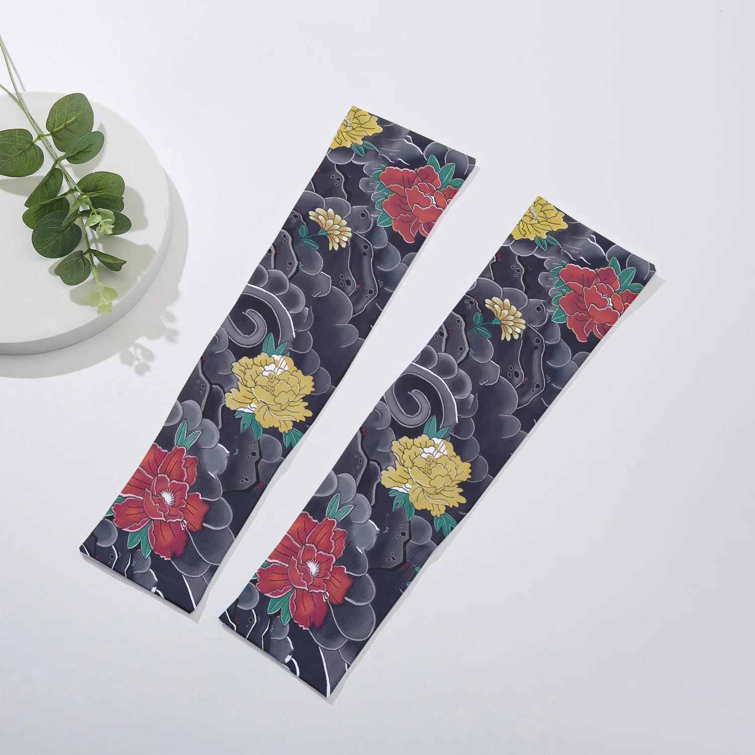 Manicotti da braccio con fiore per tatuaggio alla moda uomo donna protezioni per le braccia estive maniche per le mani di ghiaccio ciclismo all'aperto maniche da braccio per protezione solare con stampa da viaggio