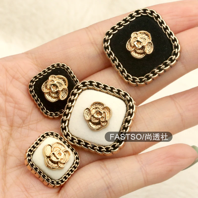 6PCS Metal Gold Flower Square Buttons for Clothing Fashion Coat Luxury Vintage Wind Sweater Cardigan Sewing Buttons Accessories