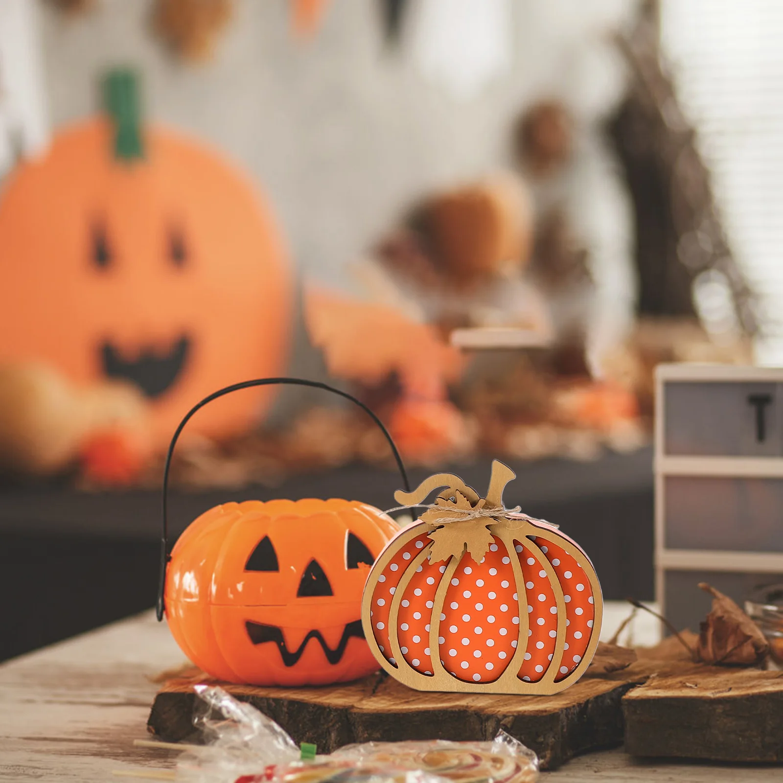 

3Pcs Fall Wooden Pumpkin Decor Rustic Farmhouse Signs Table Centerpieces Indoor Autumn Mantel Decor Dot Pumpkin Cutouts