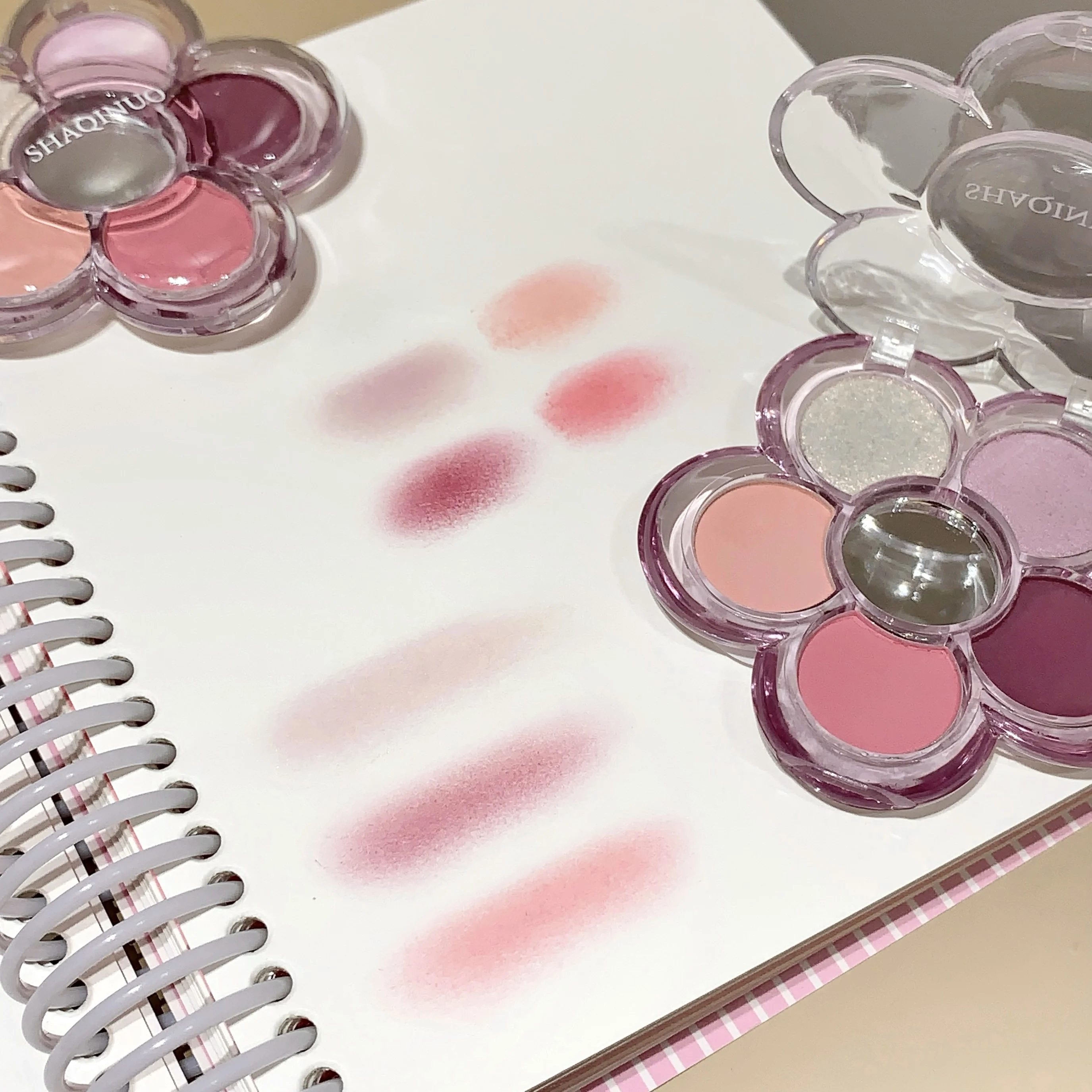 6色の花柄アイシャドウパレット マット ゲゲベア パール調アースカラー スパンコール 長持ちアイシャドウ＆コントゥアパレット