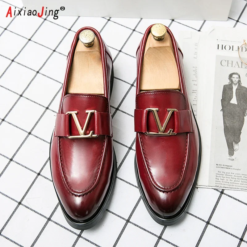 New Designer Men\'s Leather Shoes Trend Luxury Brand Business Pointed Toe Leather Shoes Casual Shoes Leather Buckle Men\'s Loafers