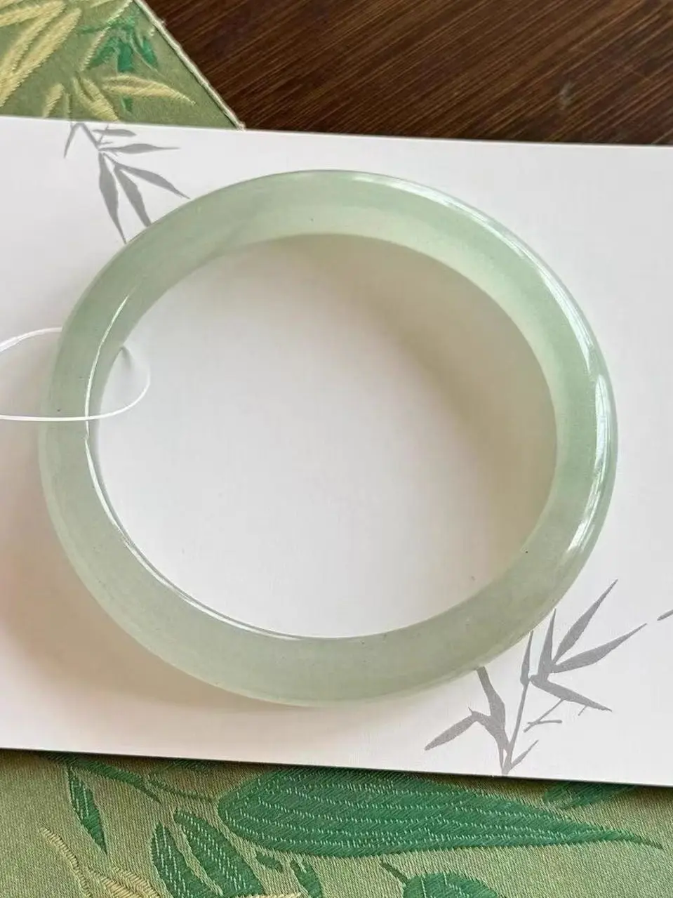 

Genuine Dongling jade bracelet women's genuine oil cyan jade bracelet clear water