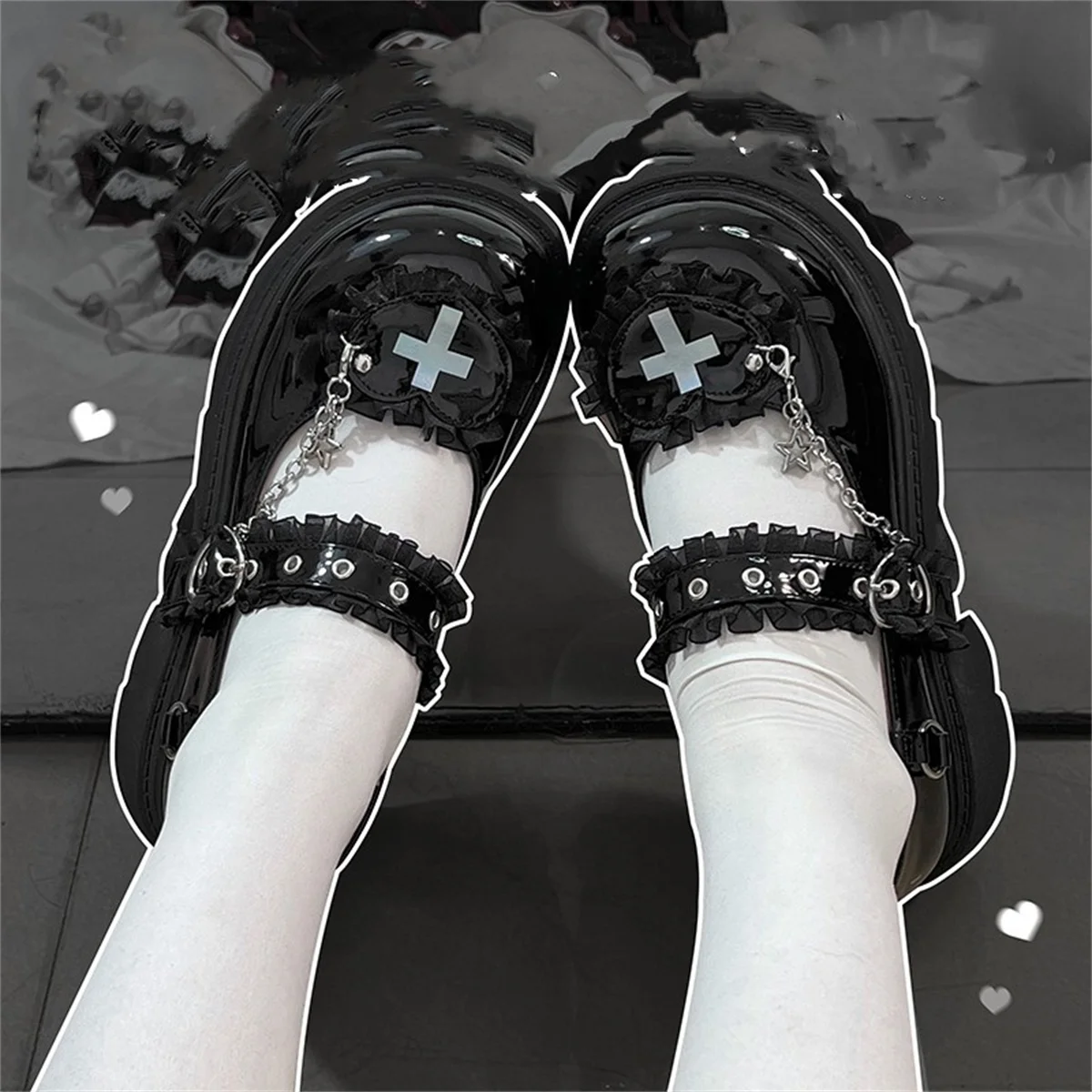 

Japanese Sweet Girls Cosplay Lolita Shoes Round Head Thick Bottom Lace Love Cross Metal Star Chain 2.5cm-5cm High Heels Shoes