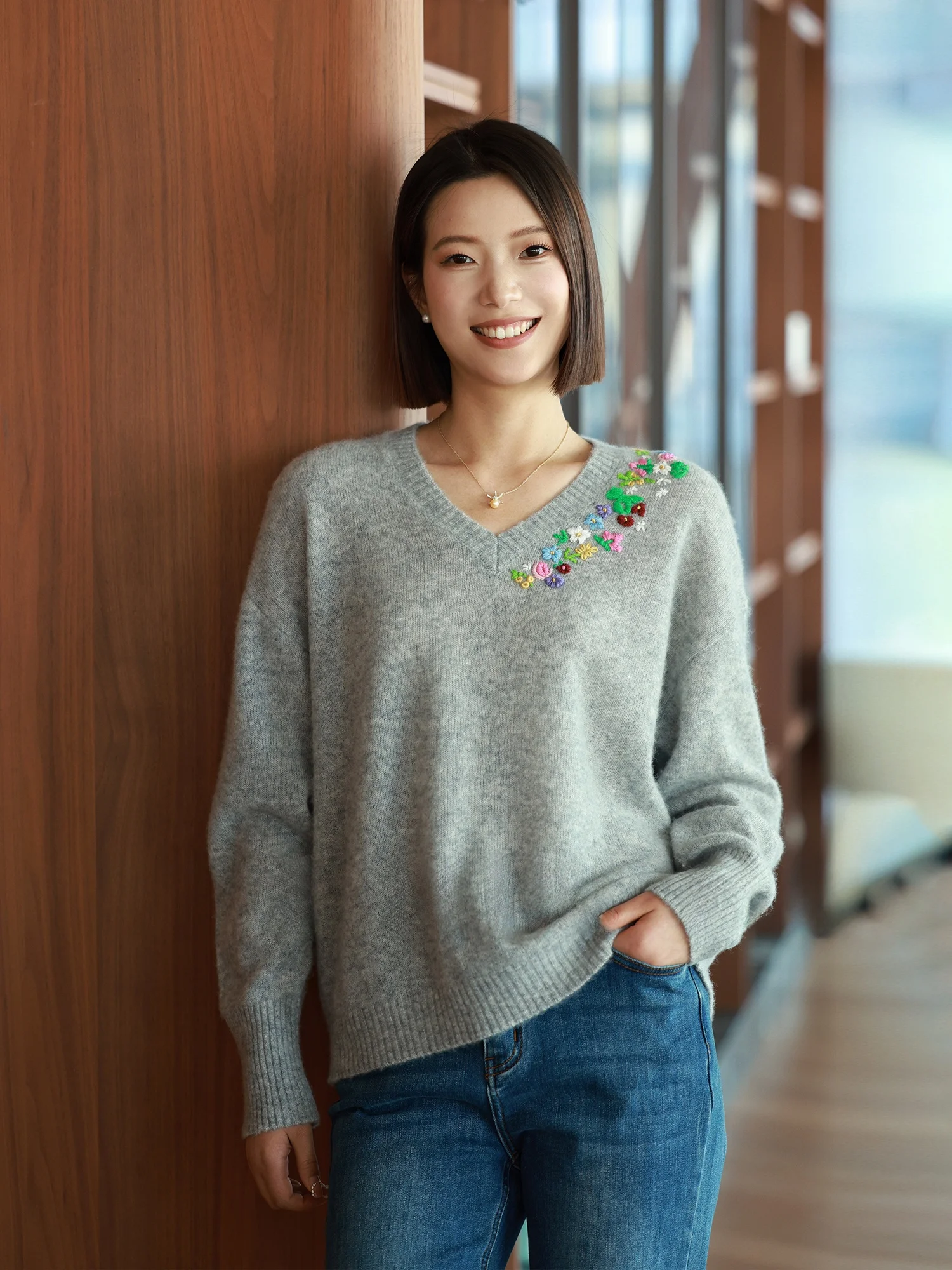 

Вязаный свитер WinnieTang ручной работы с вышивкой, V-образным вырезом и цветочным узором, женский повседневный топ с длинными рукавами