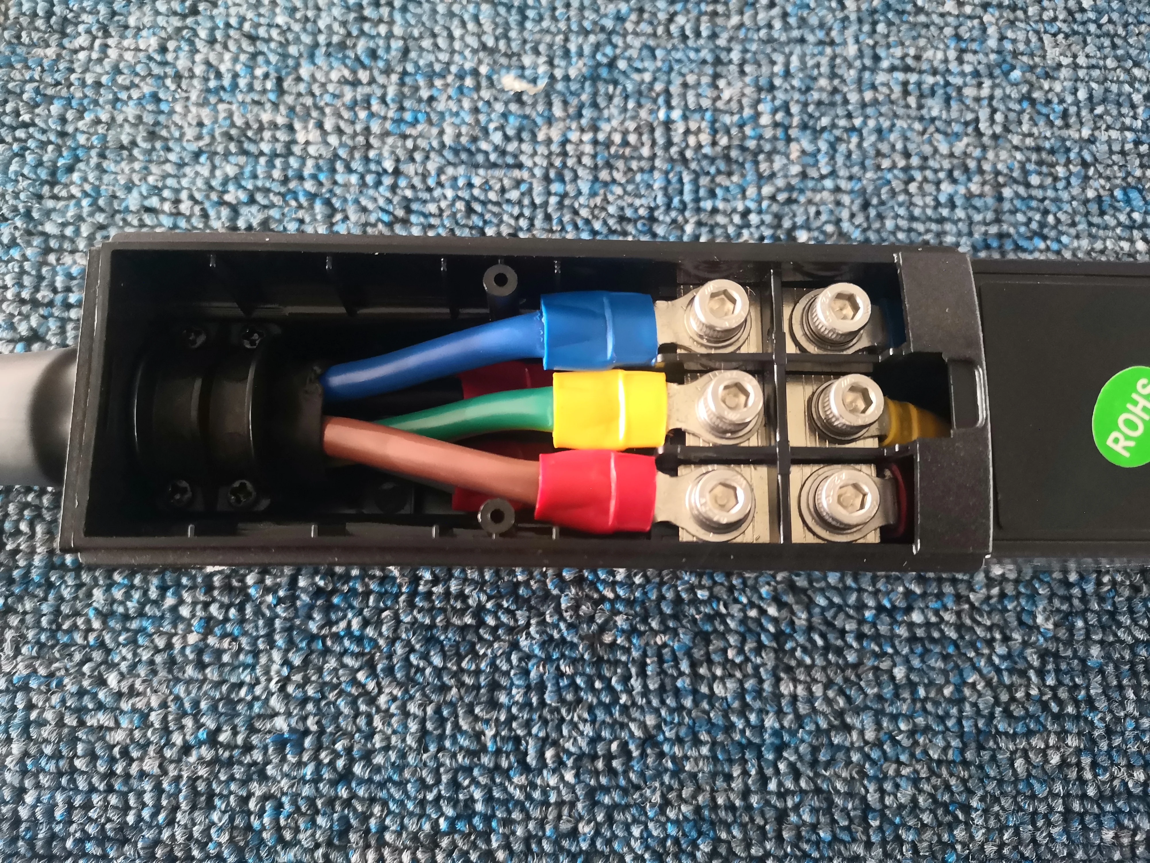 GWGJ OEM 380V 415V 433V 15 Ports C13 Outlets Power Distribution Unit PDU Sockets for Rack Mount