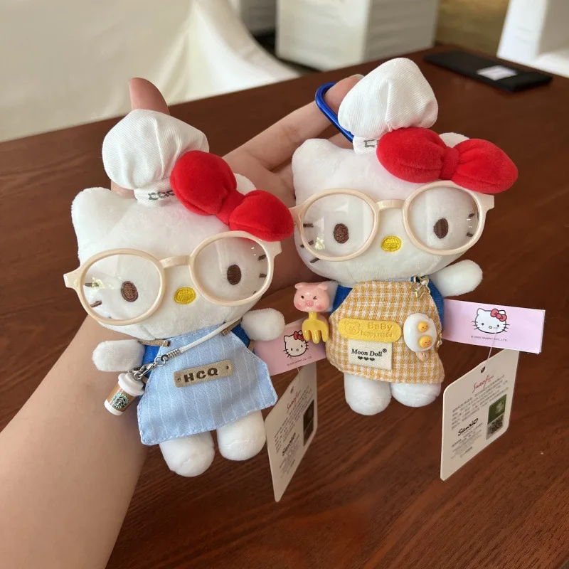 Süße Hello Kitty Kochmütze Schürze Glasse Serie Plüsch Rucksack Diy Anhänger Puppe für Mädchen Geschenk