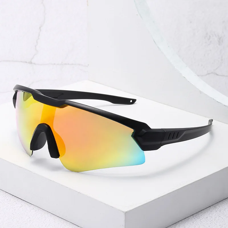 New One-piece Polarized Sports Sunglasses Outdoor Windproof Riding Sunglasses Men\'s And Women\'s Fashion Large Frame Dazzling Gla