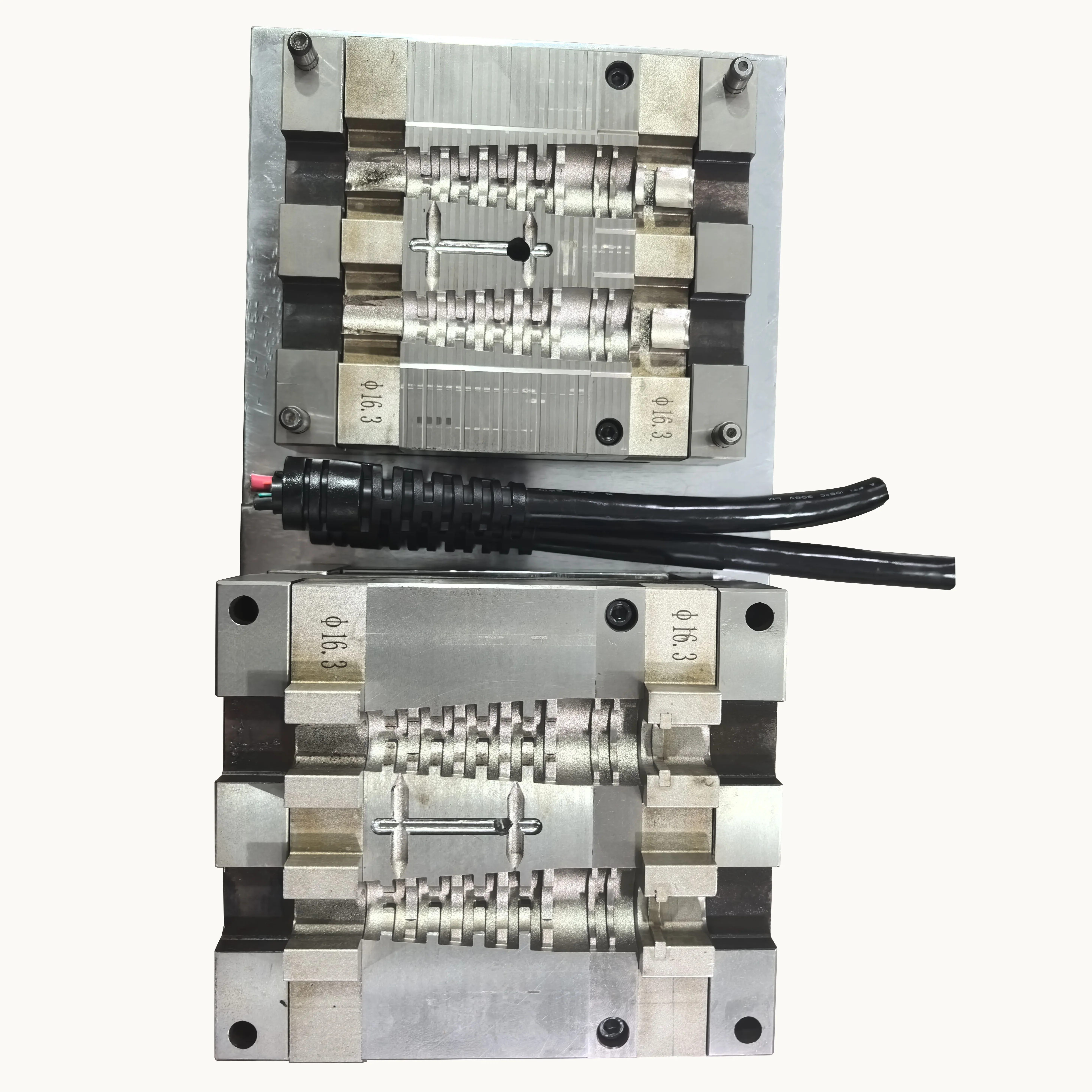 

Automotive FPC flexible cable harness forming mold manufacturing Plastic mold manufacturer