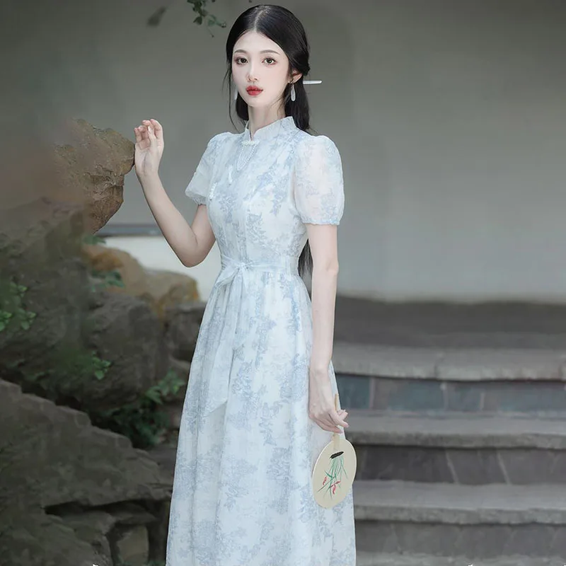新しい中国国家改良されたチャイナドレスの女性の 2025 夏シックな Y2K ブルー花柄ミッドレングスウエスト半袖ドレス