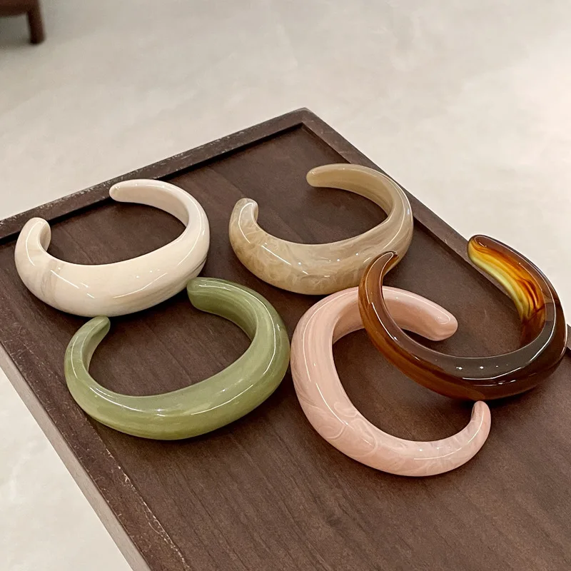 Maillard Pink Brown Coffee Thick Wide Bracelet Vintage Punk Resin Acrylic Bracelets Smudging Bangles for Women on Hand Jewelry