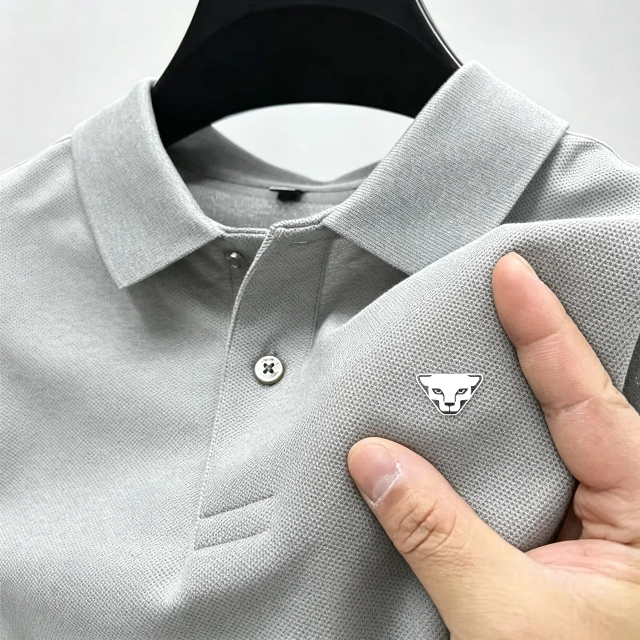 Herren Sommer High-End Bedrucktes Golf-Poloshirt mit Kragen, Einfarbig, Atmungsaktiv, Büro-Casual, Hochwertige Herrenbekleidung – Detail 10
