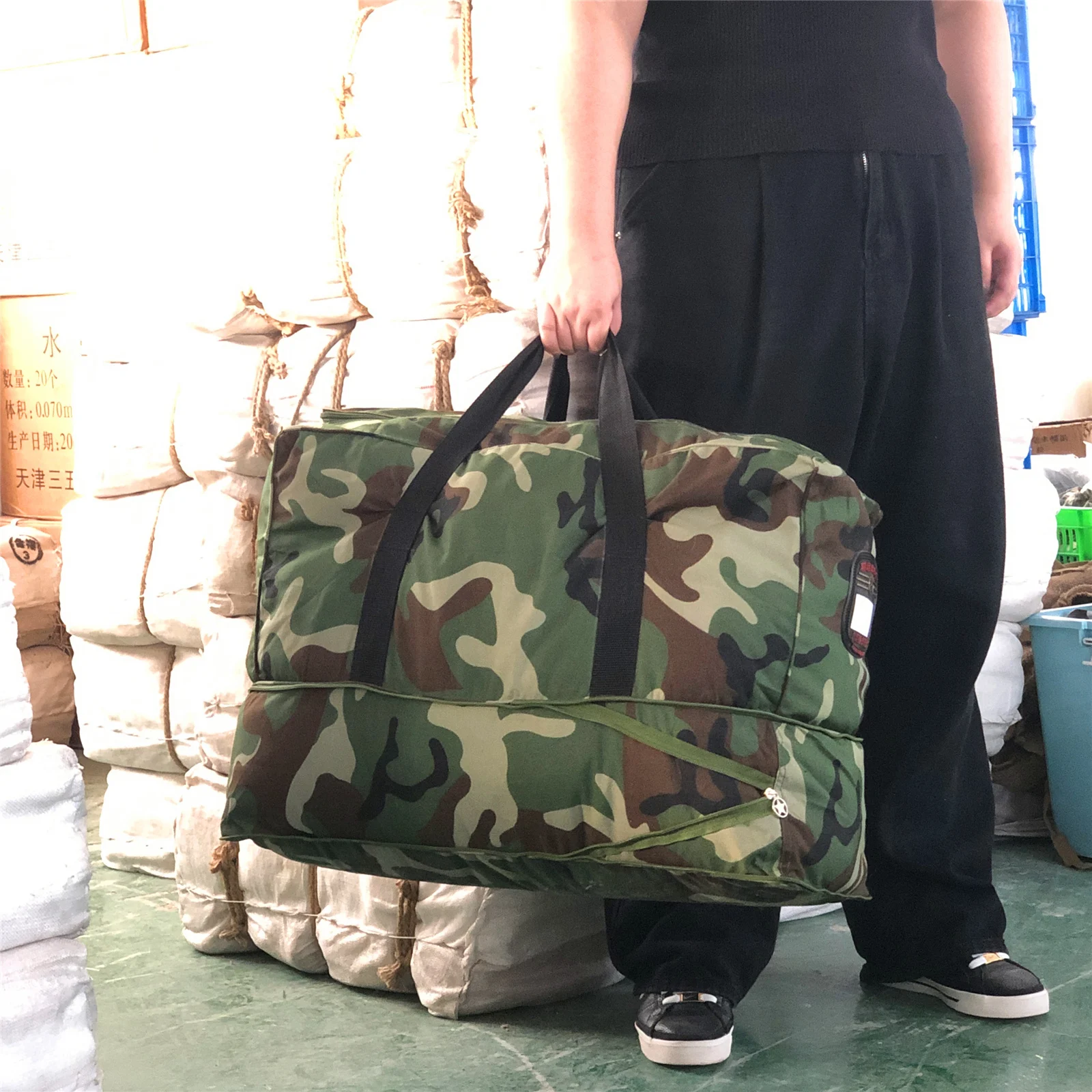 Brand New Original Chinese Military Surplus Army Luggage Bag High Capacity Militaria Issue PLA Carrying Case in Green Camo