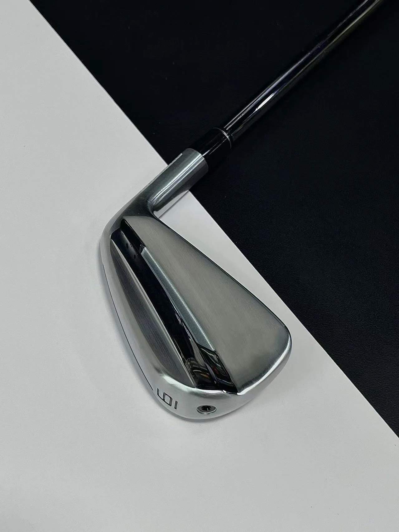 

Abay_ New men's golf club 5th generation silver P790 Iron Set（456789P) R/s flexible steel/graphite shaft with top cover