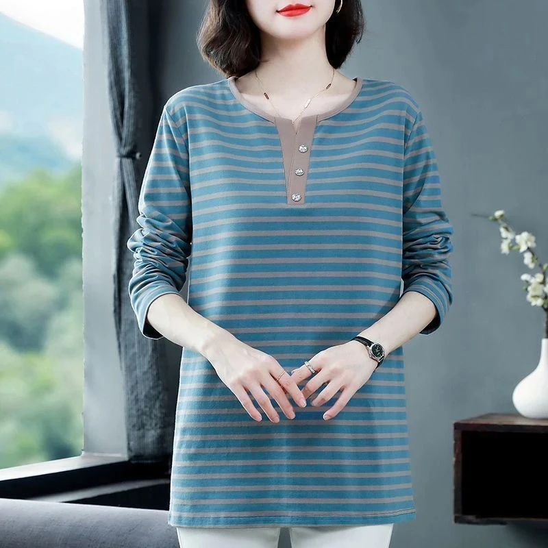 

Women Korean Fashion Striped Print Patchwork Long Sleeve T-shirt 2025 Autumn Casual V Neck Loose Comfortable Tops Female ZT405