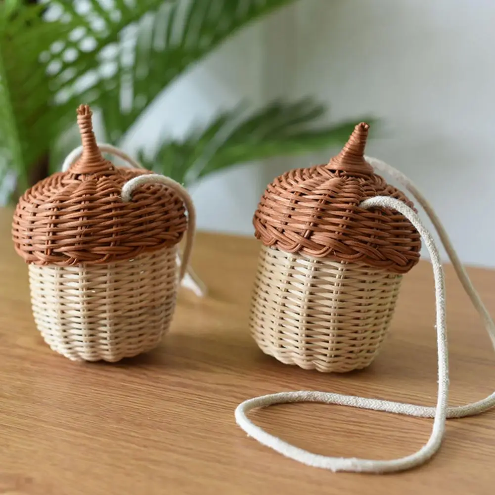 Hazelnut Shape Straw Bag Mini Contracted Design Ratten Bag With Lid Creative Large Capacity Grass Bag Gifts For Photography